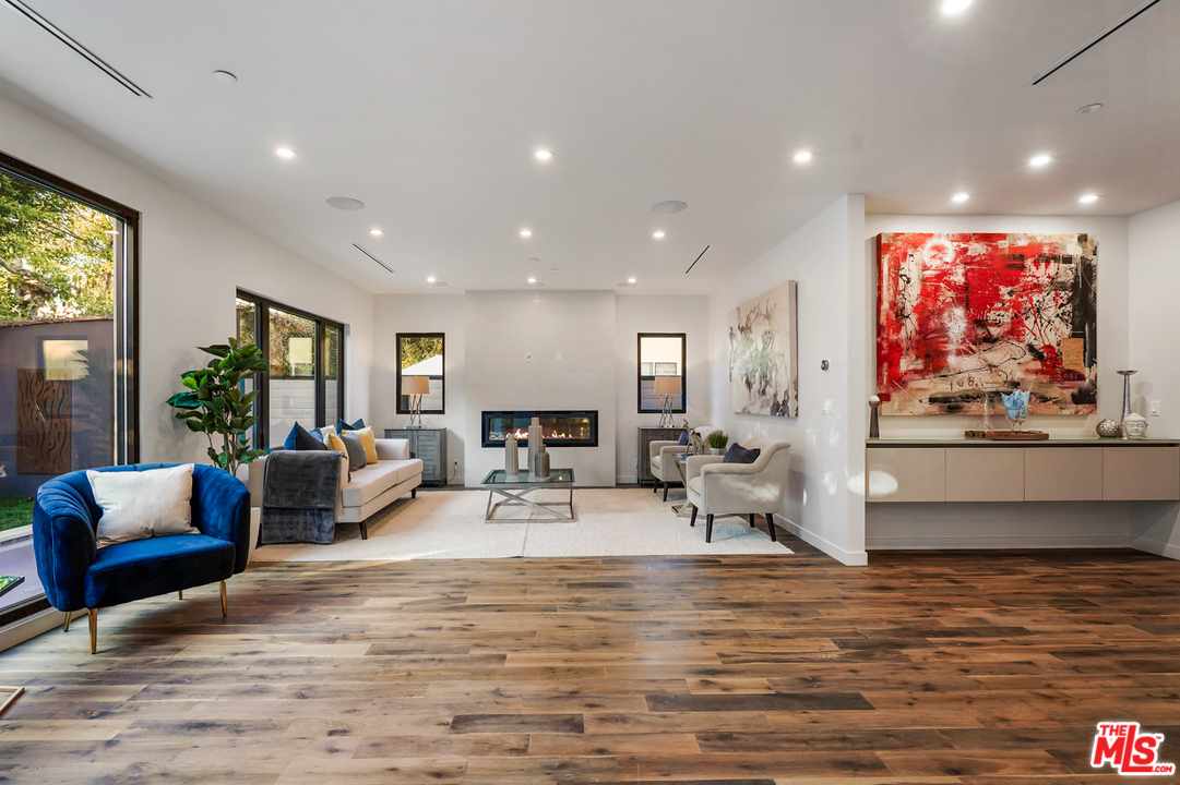 841 N Crescent Heights — image 2